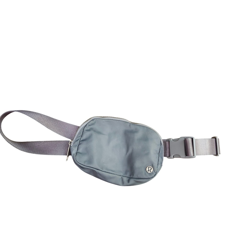 Lululemon Everywhere Belt Bag Grey Nylon Adjustable Strap Fanny Pack Sporty